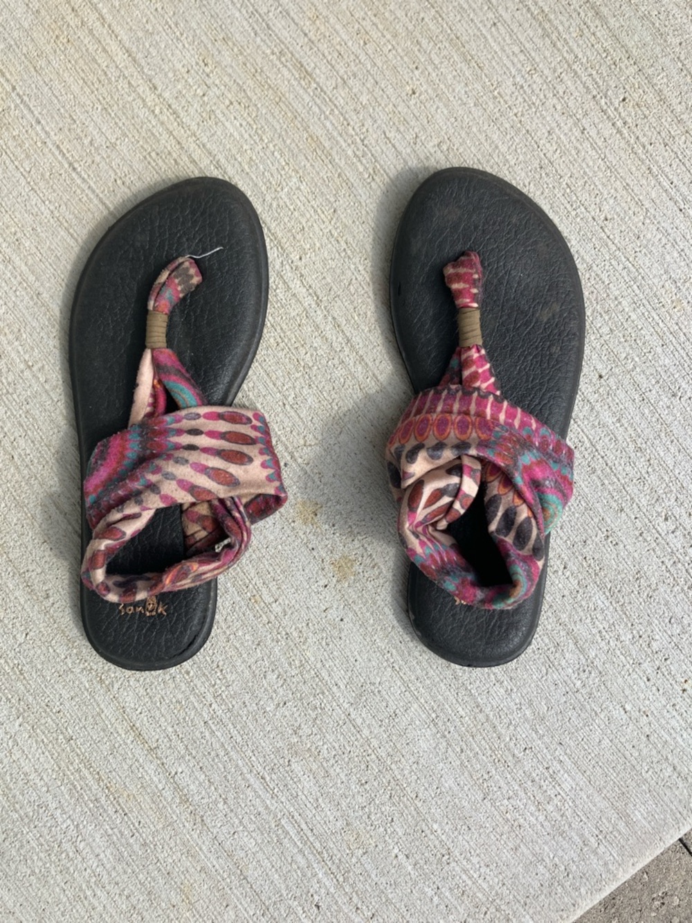 Sanuk Women's Pink Patterned Fabric Wrap yoga Sandal.